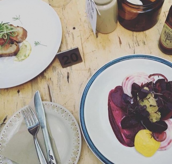 Shannen Elliott - The Seasonal Garden Cafe, Hanhdorf
